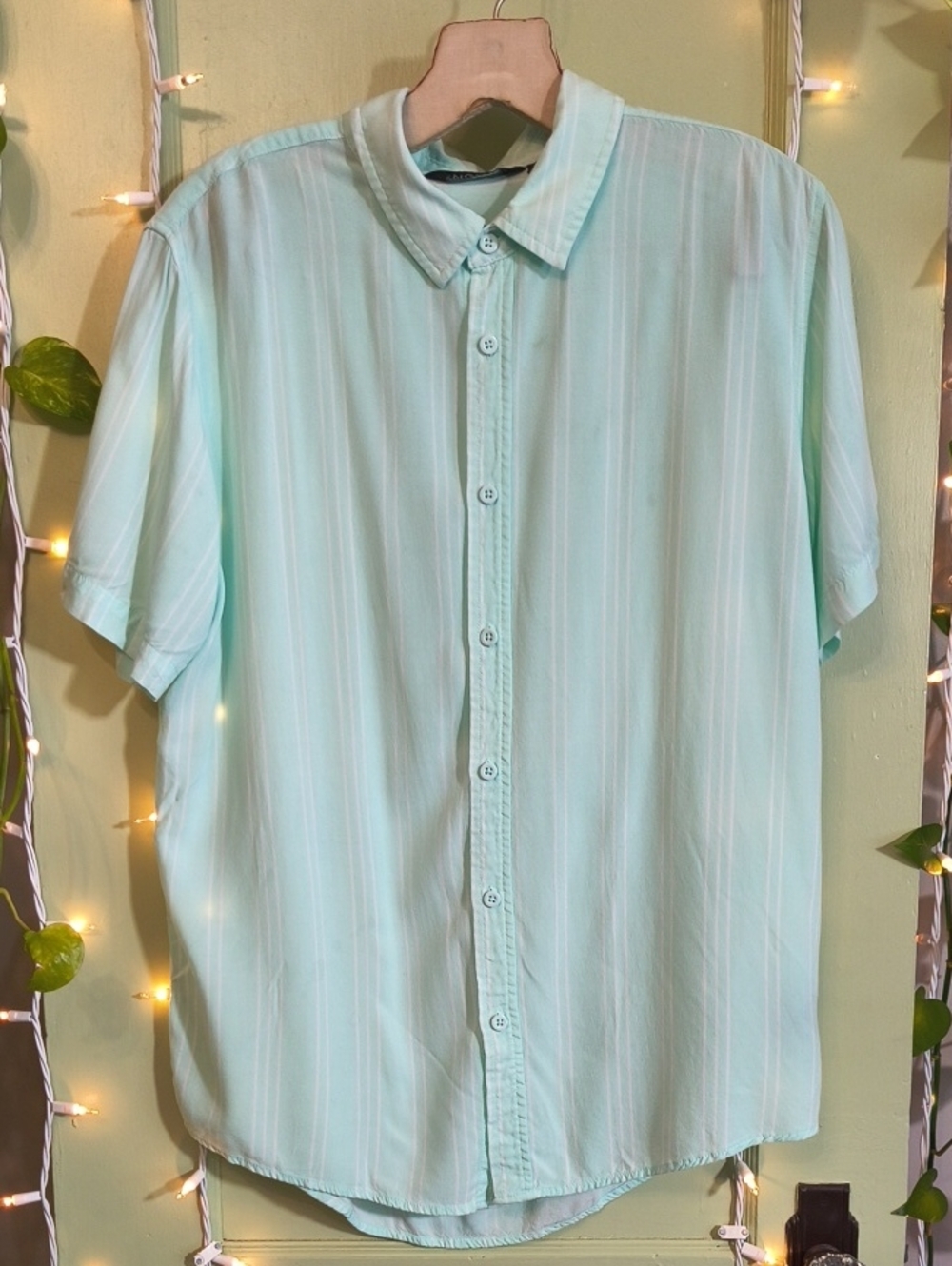 Women's 🆓 Nova Industries Lightweight Seafoam White Short sleeve Button Up M